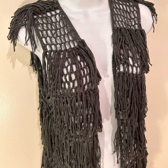 Umgee USA fringe charcoal gray boho vest! - Picture 14 of 14